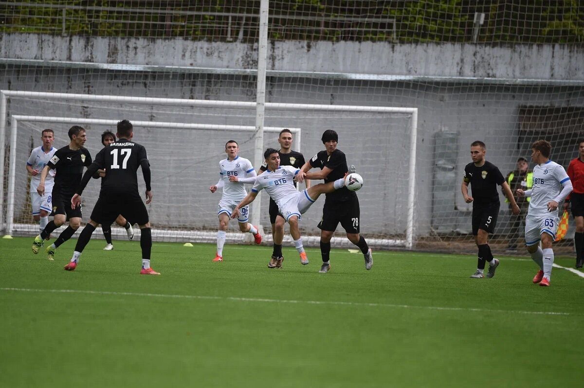 Футболисты «Динамо-2» уступили «Красаве» в матче-триллере с семью забитыми мячами